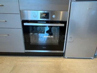 Location saisonnière à Guéliz. Superficie 80 m². Piscine et air conditionné - Appartement à vendre