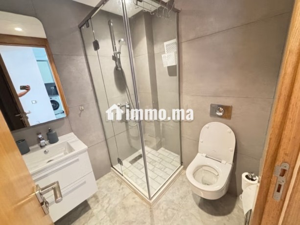 location-dun-appartement-a-maarif-1-belle-chambre-service-de-concierge-et-climatisation-big-12