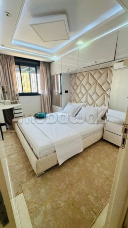 location-saisonniere-appartement-confortable-location-meublee-a-hay-mohammadi-2-chambres-agreables-porte-blindee-antenne-parabolique-big-1