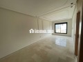 location-studio-neuf-vide-calme-lumineux-a-oasis-small-0