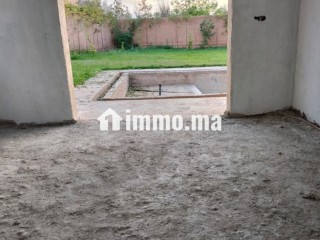 villa-de-luxe-a-vendre-a-route-de-lourika-4-chambres-terrasse-et-jardin
