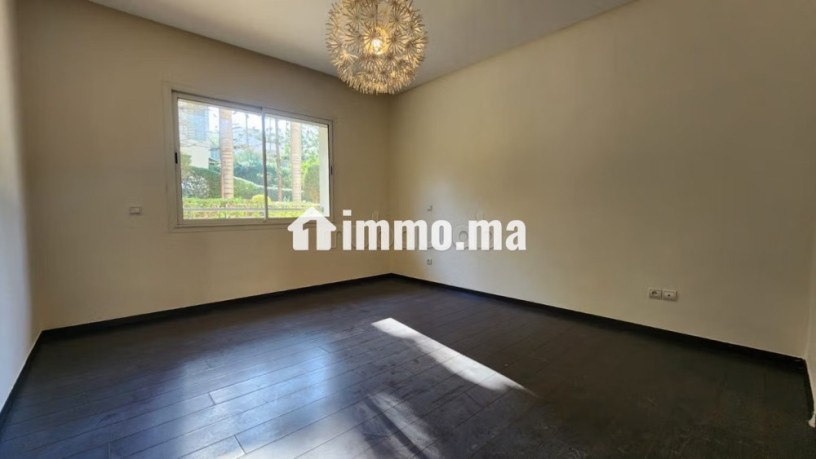 rez-de-jardin-2-chambres-vide-a-louer-a-ain-diab-big-1