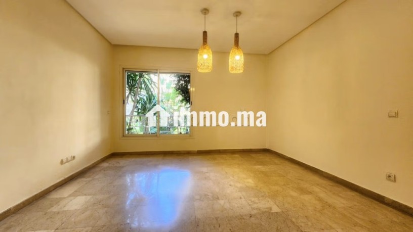 rez-de-jardin-2-chambres-vide-a-louer-a-ain-diab-big-4