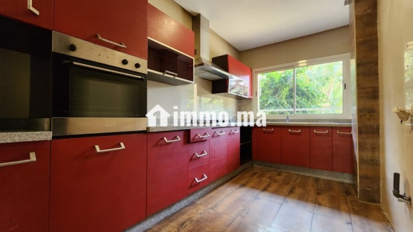 rez-de-jardin-2-chambres-vide-a-louer-a-ain-diab-big-6