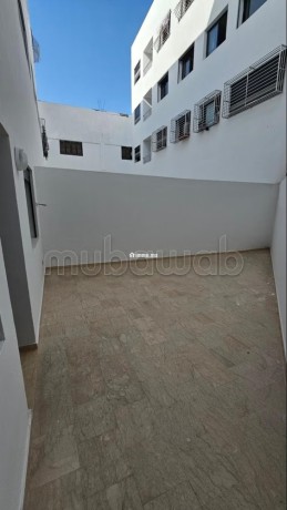 louez-cet-appartement-a-roches-noires-3-pieces-porte-blindee-et-residence-securisee-big-16