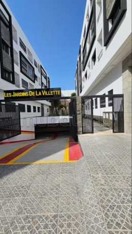 louez-cet-appartement-a-roches-noires-3-pieces-porte-blindee-et-residence-securisee-big-2