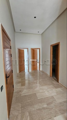 louez-cet-appartement-a-roches-noires-3-pieces-porte-blindee-et-residence-securisee-big-4