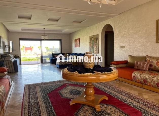 villa-moderne-pres-de-issen-avec-piscine-8900-m2-big-6