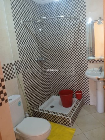 bel-appartement-en-location-a-al-aalia-surface-totale-60-m2-cuisine-bien-equipee-big-3