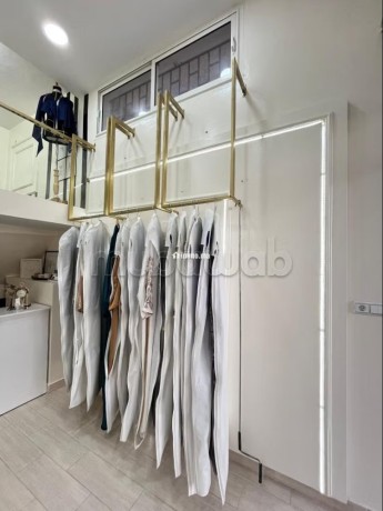 beau-local-a-vendre-en-centre-ville-surface-totale-30-m2-prestation-de-conciergerie-big-1