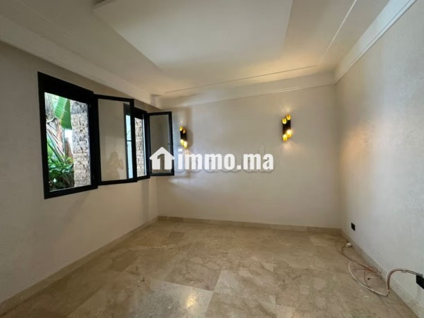 villa-a-la-location-vide-a-bouskoura-25000dh-big-2