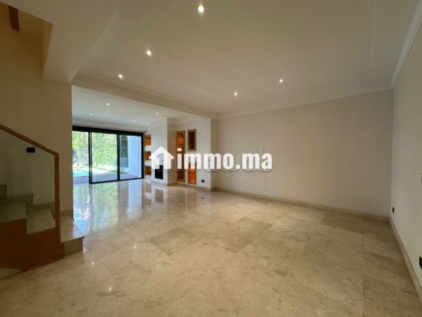 villa-a-la-location-vide-a-bouskoura-25000dh-big-5