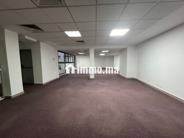 location-de-bureaux-sur-bd-anfa-superficie-265-m2-parking-et-ascenseur-big-9