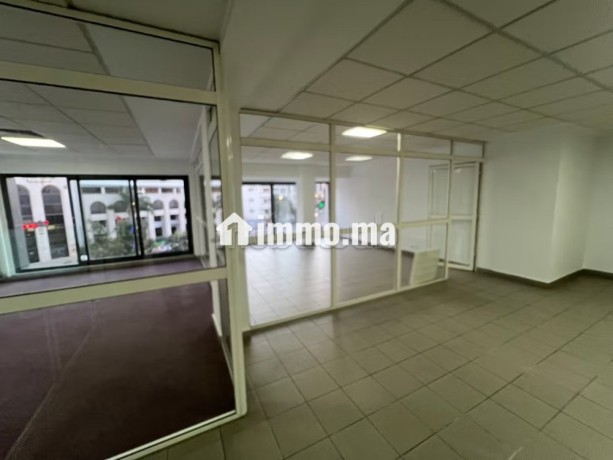 location-de-bureaux-sur-bd-anfa-superficie-265-m2-parking-et-ascenseur-big-10
