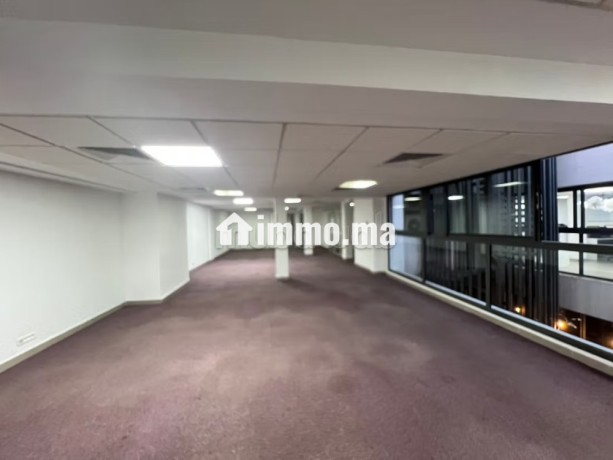 location-de-bureaux-sur-bd-anfa-superficie-265-m2-parking-et-ascenseur-big-4