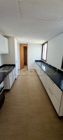 somptueux-penthouse-a-louer-dans-la-marina-de-sale-big-9