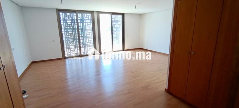 somptueux-penthouse-a-louer-dans-la-marina-de-sale-big-3