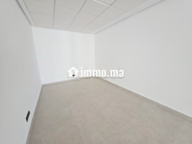 bureaux-en-location-a-oasis-surface-totale-76-m2-avec-ascenseur-et-terrasse-big-6
