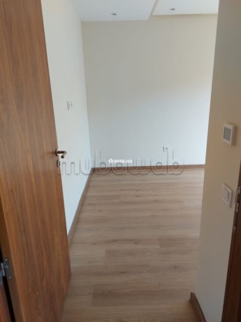 bel-appartement-en-location-a-les-princesses-3-grandes-pieces-ascenseur-big-4
