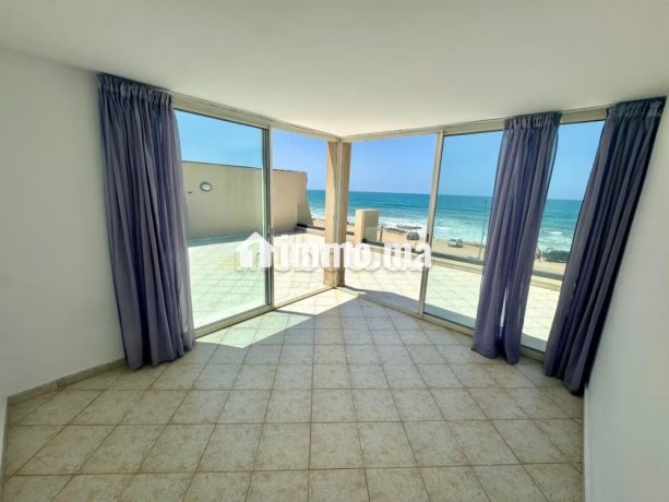 a-dar-bouaaza-somptueuse-villa-a-louer-vide-vue-mer-4-chambres-agreables-piscine-et-cheminee-big-11