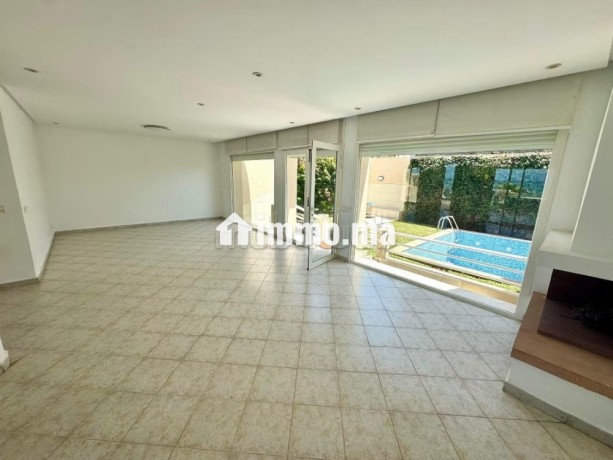 a-dar-bouaaza-somptueuse-villa-a-louer-vide-vue-mer-4-chambres-agreables-piscine-et-cheminee-big-13