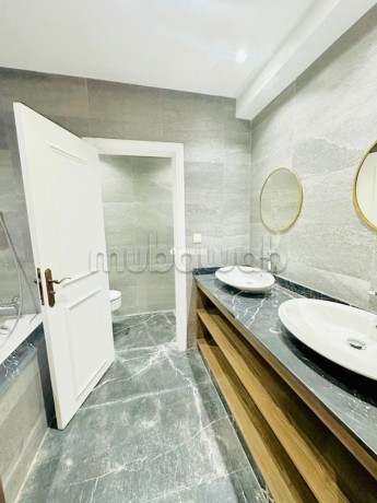 bel-appartement-en-location-a-racine-4-grandes-pieces-air-conditionne-et-cheminee-big-10