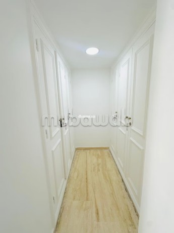 bel-appartement-en-location-a-racine-4-grandes-pieces-air-conditionne-et-cheminee-big-4