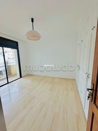 bel-appartement-en-location-a-racine-4-grandes-pieces-air-conditionne-et-cheminee-big-6