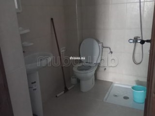 Appartements à louer à M'sick. 3 pièces. Salon Marocain, sécurité - Appartement à vendre