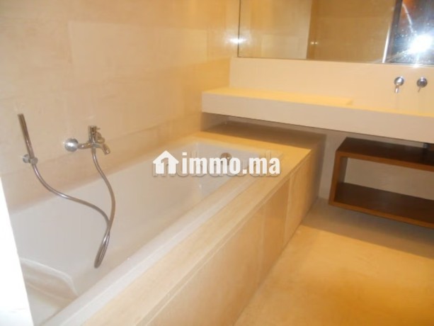 appartement-non-meuble-a-louer-a-ain-diab-ii-big-5