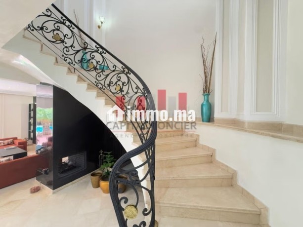 location-villa-de-haut-standing-a-ain-diab-surface-totale-400-m2-meuble-big-9