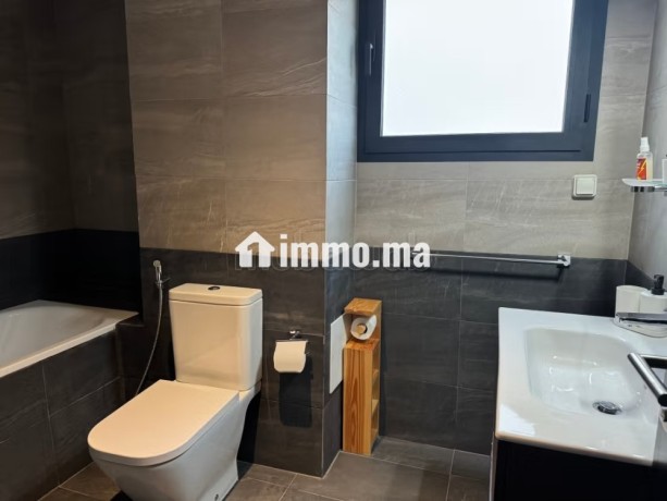 location-dun-appartement-a-taghazout-acces-direct-a-la-plage-3-pieces-places-de-parking-et-terrasse-big-5