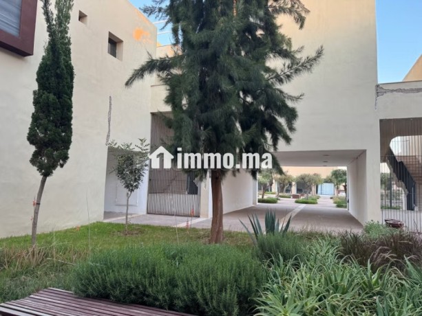 location-dun-appartement-a-taghazout-acces-direct-a-la-plage-3-pieces-places-de-parking-et-terrasse-big-6