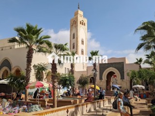 appartements-a-louer-au-centre-agadir-3-pieces-confortables-porte-blindee-antenne-parabolique