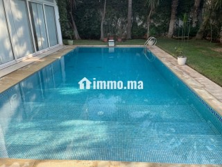 somptueuse-villa-a-vendre-a-californie-surface-de-720-m2-salon-marocain-securite