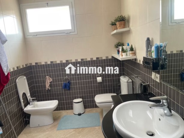 somptueuse-villa-a-vendre-a-californie-surface-de-720-m2-salon-marocain-securite-big-6