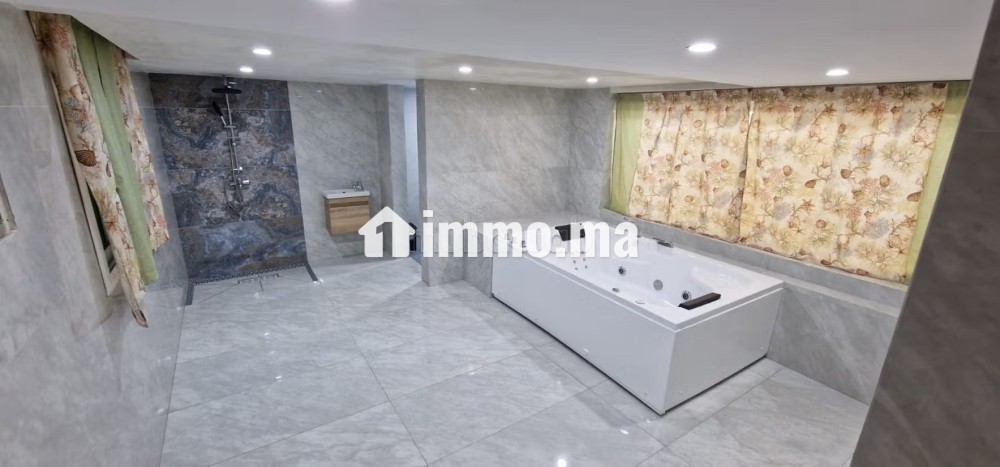 Location villa de haut standing à Asilah. 4 chambres. Prestation de conciergerie, belle Piscine - Vente Immobilier - Asilah - photo 5