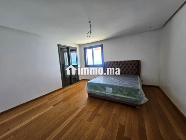 bel-appartement-en-location-a-ain-diab-extension-3-chambres-systeme-de-parabole-et-residence-securisee-big-12