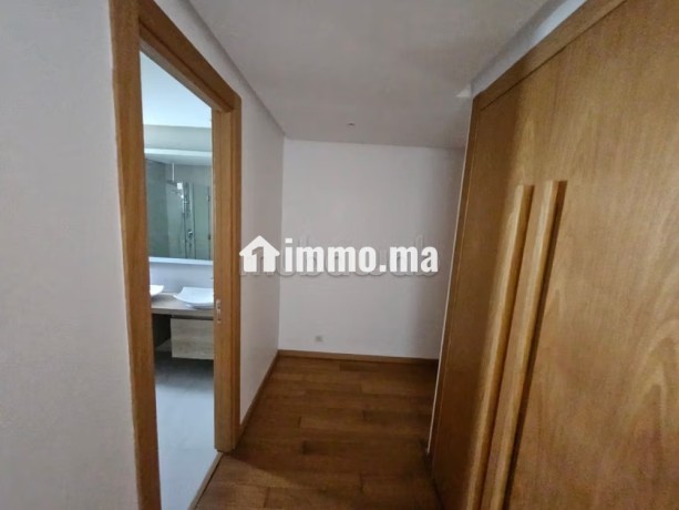 bel-appartement-en-location-a-ain-diab-extension-3-chambres-systeme-de-parabole-et-residence-securisee-big-13