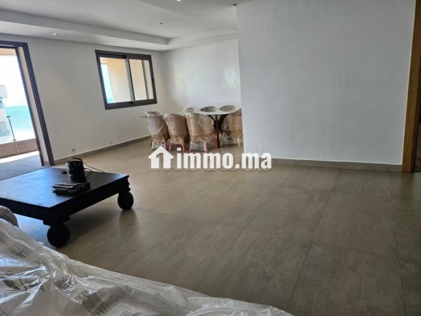 bel-appartement-en-location-a-ain-diab-extension-3-chambres-systeme-de-parabole-et-residence-securisee-big-4