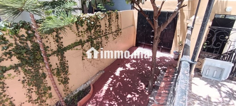 achetez-votre-riad-titre-suur-la-route-principale-de-marchan-4-grandes-pieces-belle-terrasse-et-jardin-big-6