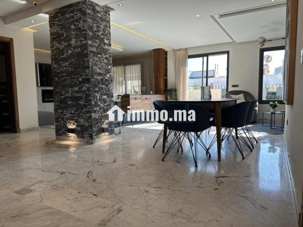dernier-etage-terrasse-2-chambres-meuble-big-4