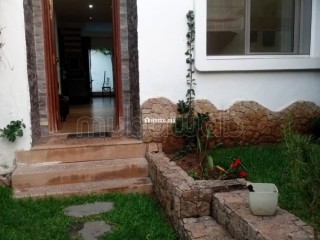 Jolie villa avec piscine - Villa à vendre