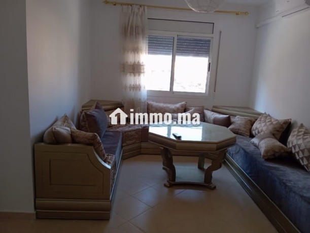 tres-bel-appartement-en-location-en-centre-ville-2-pieces-bien-meuble-big-2