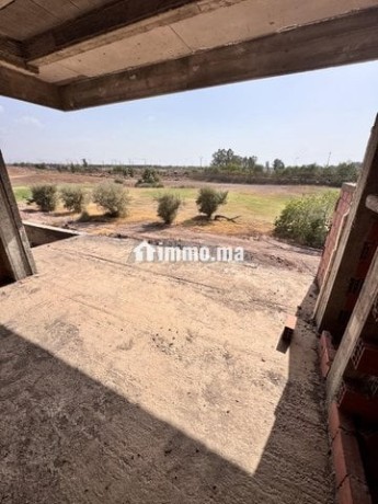 villa-isolee-semi-finie-sur-golf-big-1