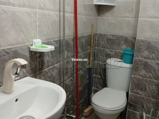 Location saisonnière à Fnideq. 2 pièces. Antenne parabolique et Porte blindée - Appartement à vendre