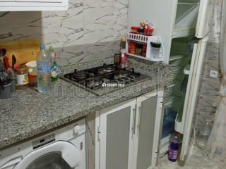 Location saisonnière à Fnideq. 2 pièces. Antenne parabolique et Porte blindée - Appartement à vendre