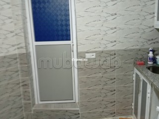 Location saisonnière à Fnideq. 2 pièces. Antenne parabolique et Porte blindée - Appartement à vendre