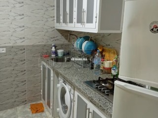 Location saisonnière à Fnideq. 2 pièces. Antenne parabolique et Porte blindée - Appartement à vendre
