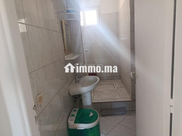une-tres-bonne-chambre-meublee-a-loue-big-4